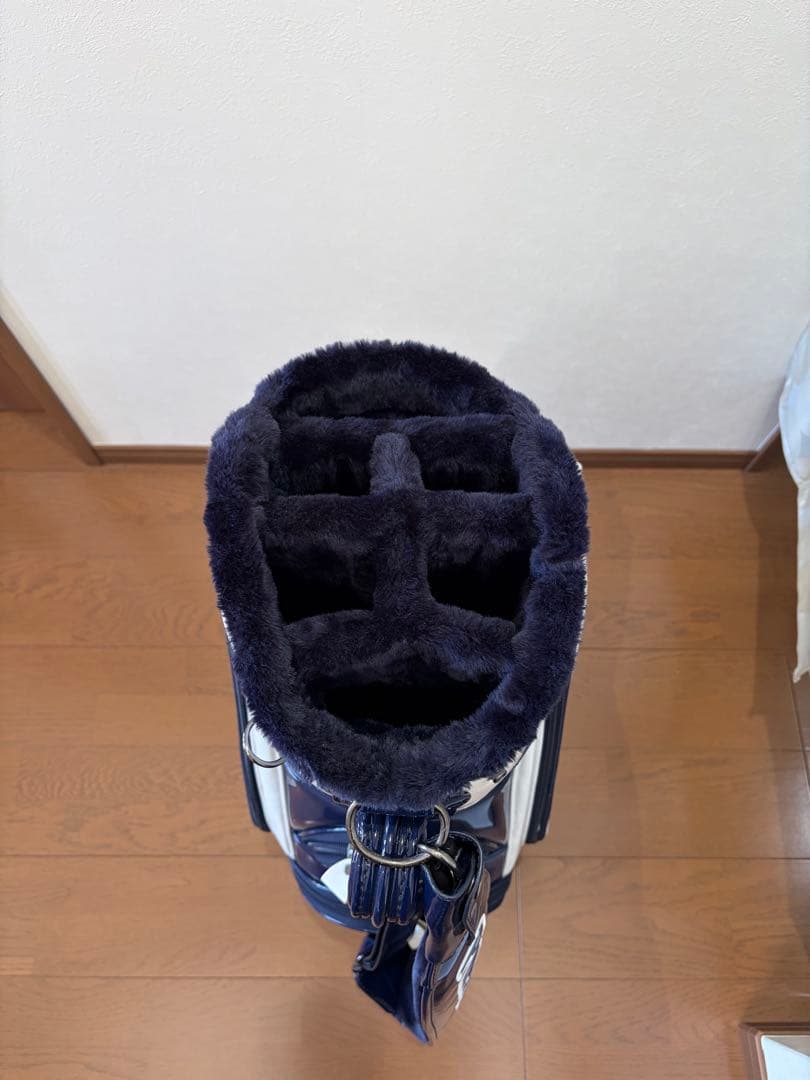 パーリーゲイツネイビーホワイトエナメルキャディーバック