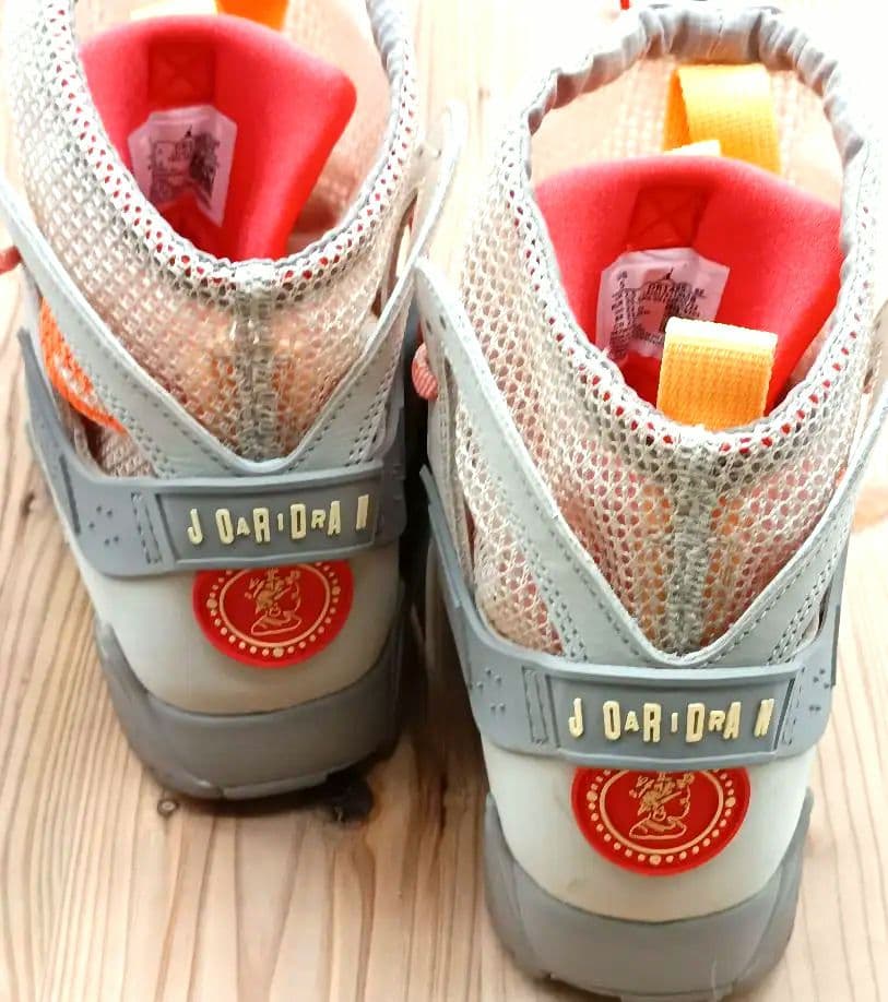 ✨美品✨Nike Jordan 8 女性用シューズ ベージュ/オレンジ