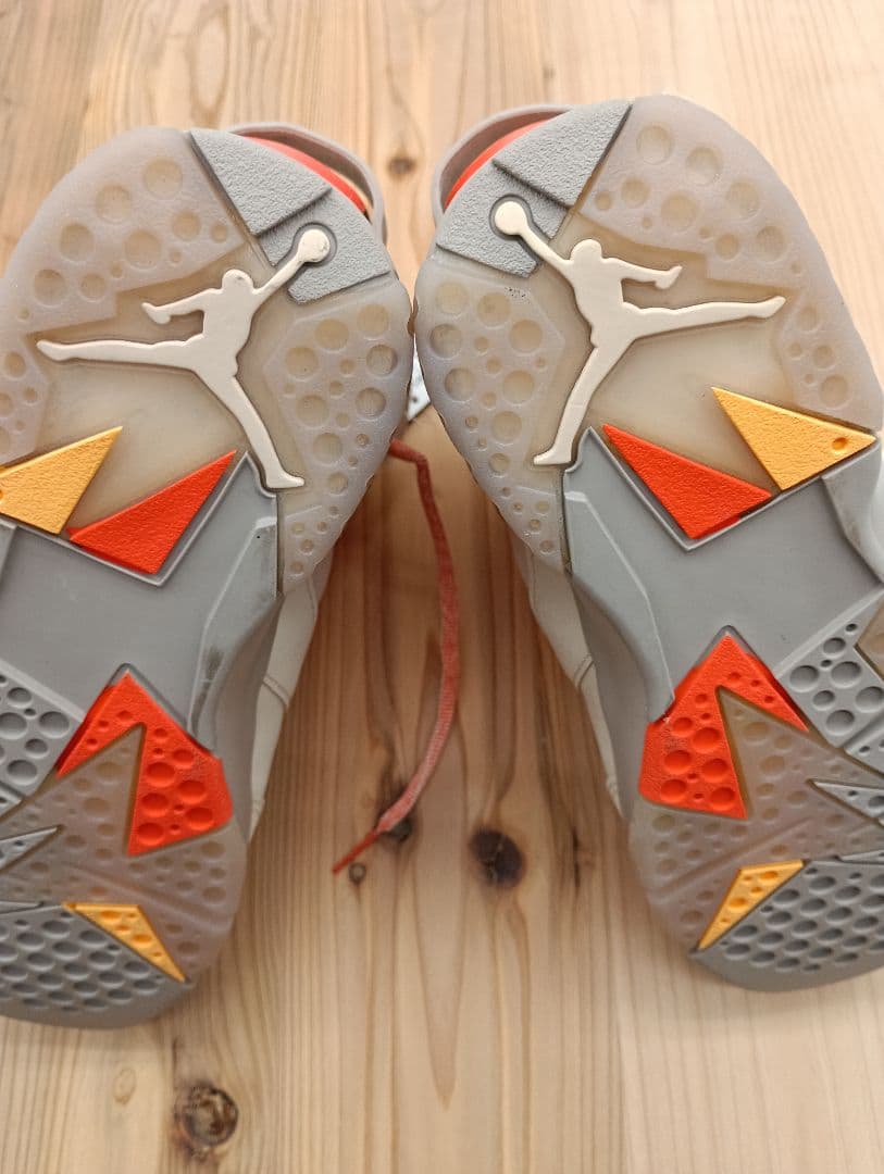 ✨美品✨Nike Jordan 8 女性用シューズ ベージュ/オレンジ