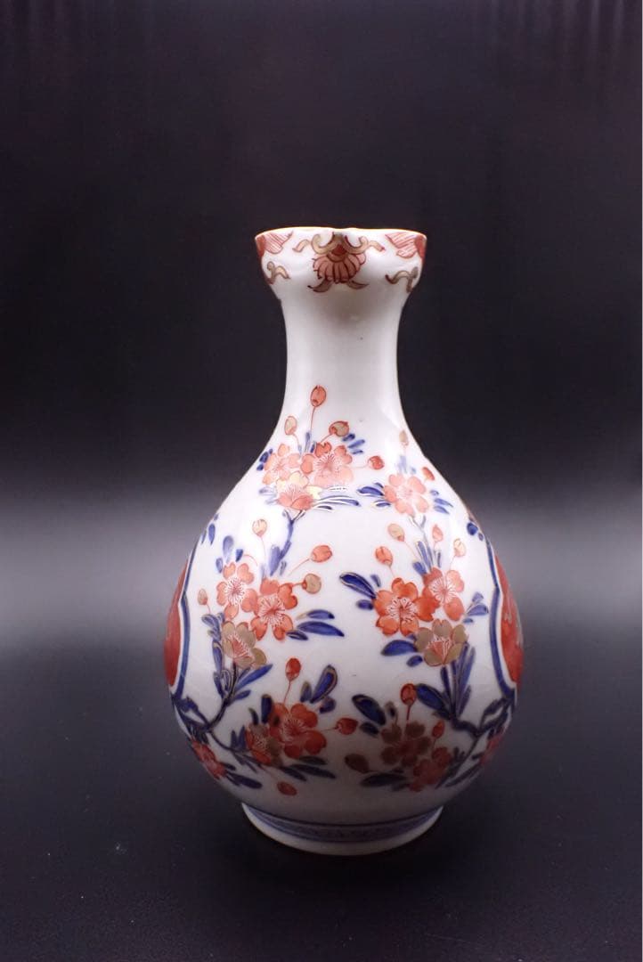 【優品】古伊万里 金彩赤絵 桜尽くしに隠れみの図 骨董品 アンティーク （青④）