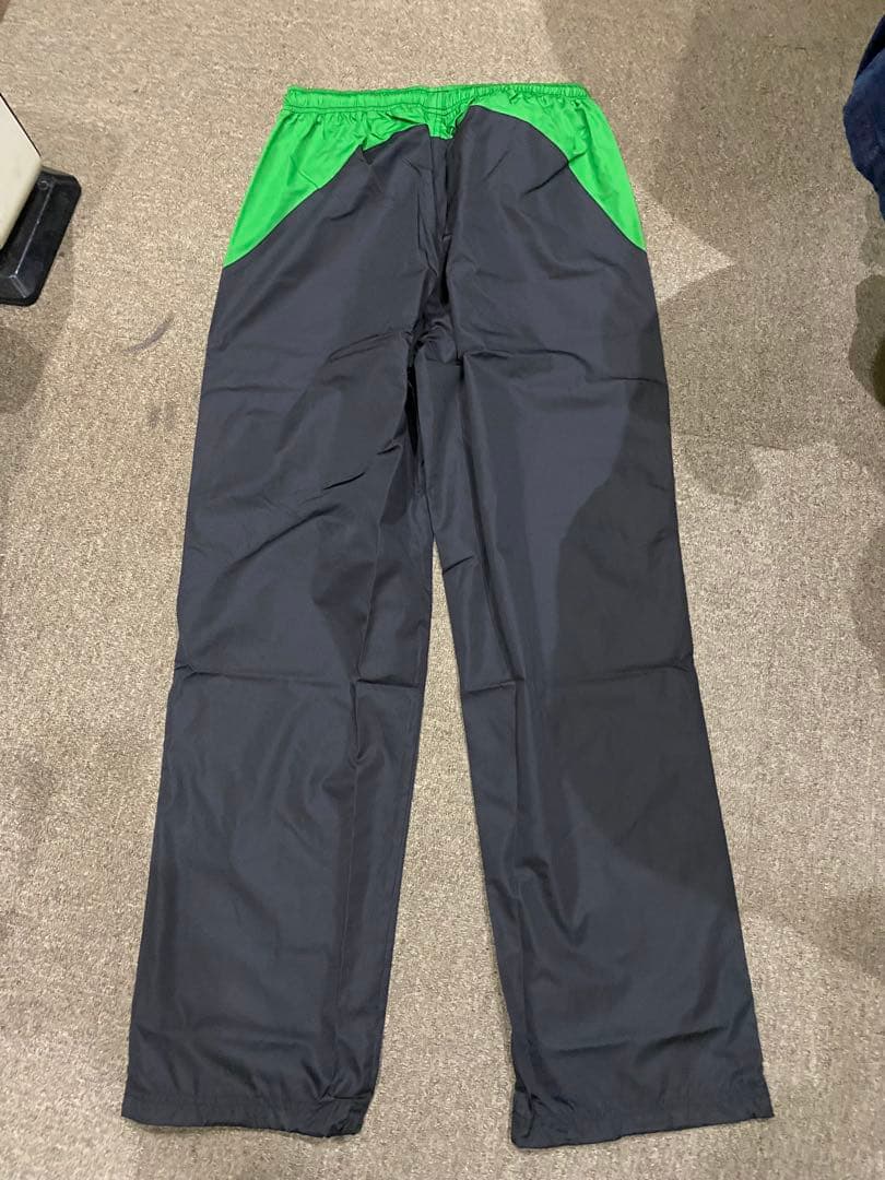 ATHLETA ピステ上下 黒/緑　サイズO
