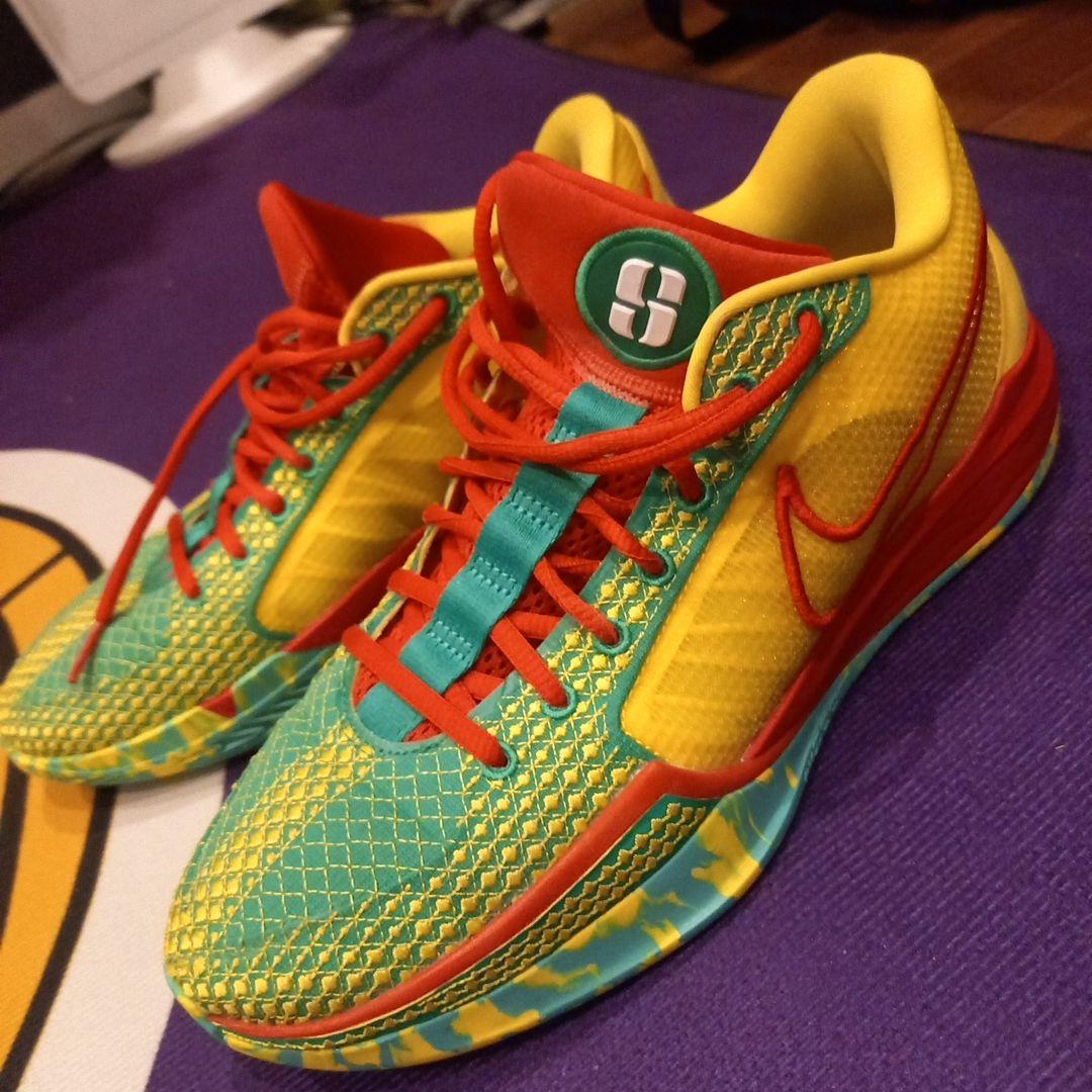 Nike バスケットボールシューズ イエロー/グリーン/レッド　サブリナ
