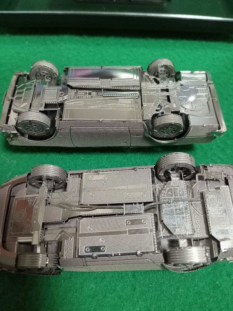 美品　金属製ミニカー2台セット