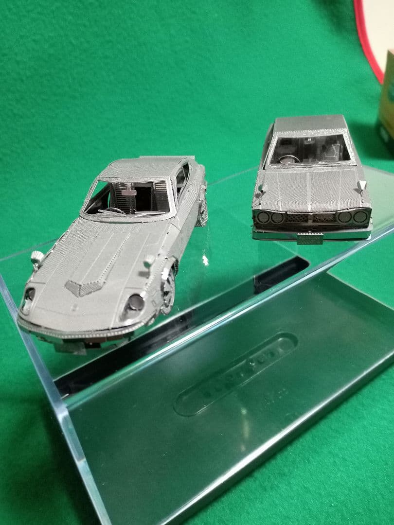 美品　金属製ミニカー2台セット