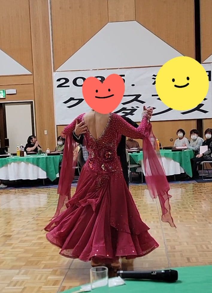 タカダンススポーツ　ピンク スパンコール ダンスドレス