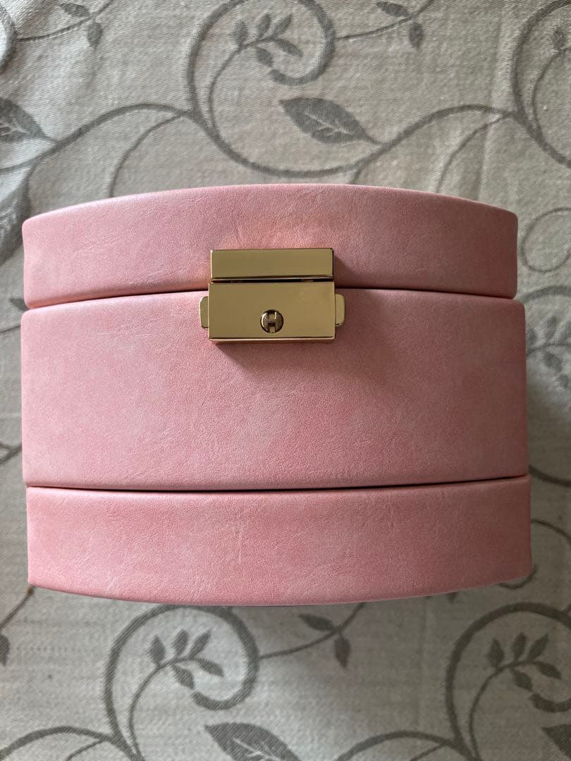 レア　新品　鍵付き３段ジュエリーボックス（ピンク）