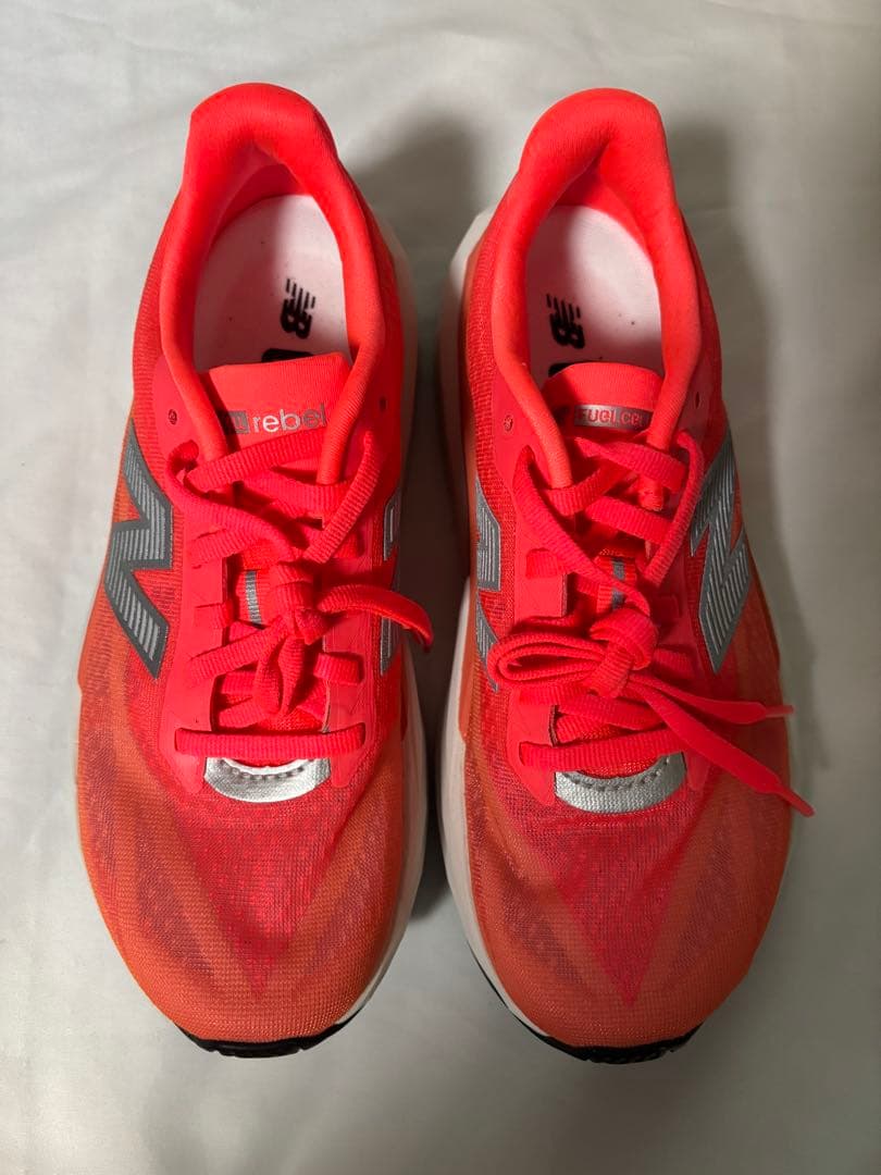 New Balance FuelCell Rebel v5 23.5センチ
