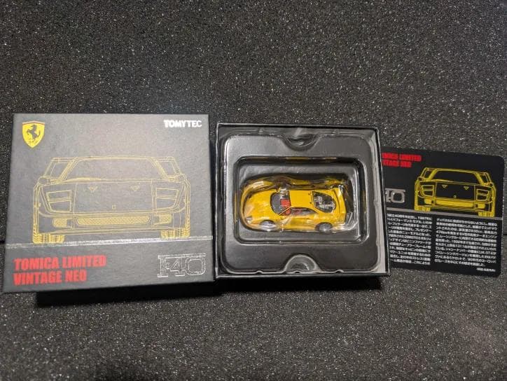 1/64　トミカリミテッドヴィンテージネオ　フェラーリF40　イエロー