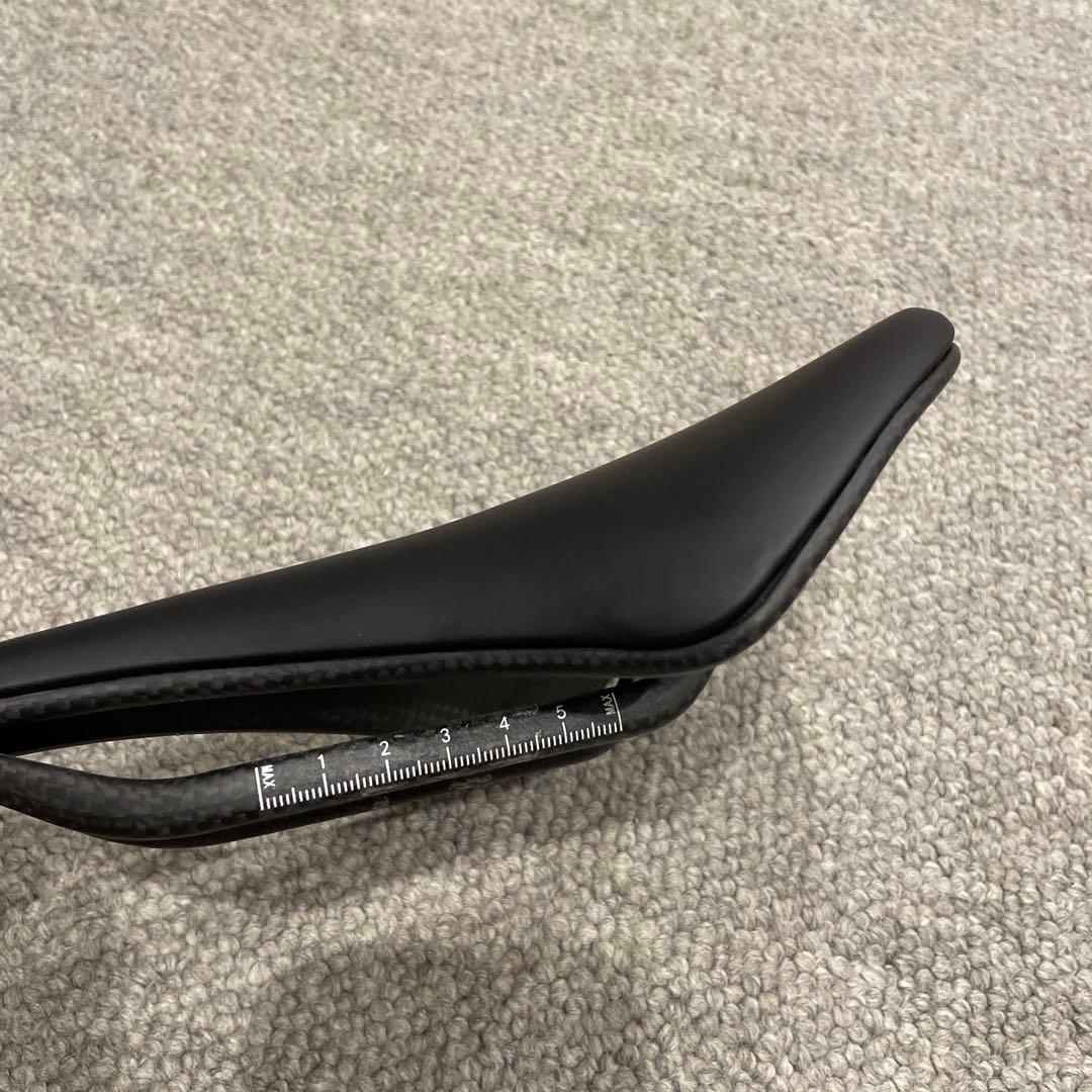 TNI Ergonox カーボンサドル 143×245mm CADEX AMP