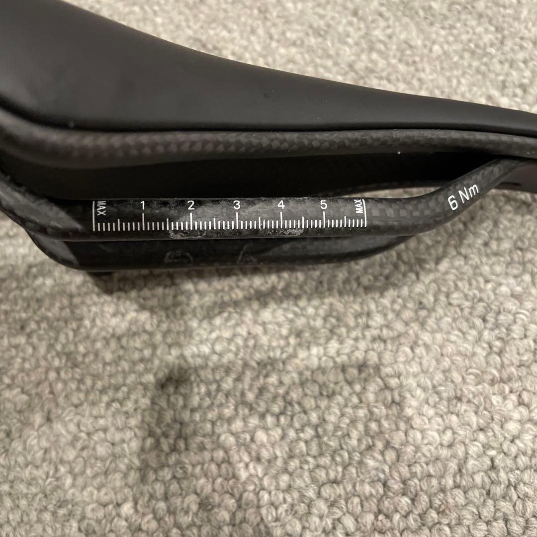 TNI Ergonox カーボンサドル 143×245mm CADEX AMP
