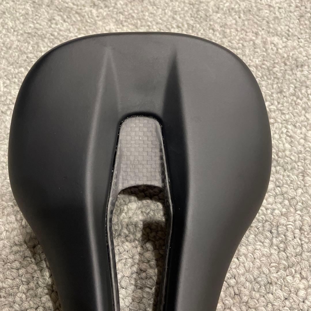 TNI Ergonox カーボンサドル 143×245mm CADEX AMP