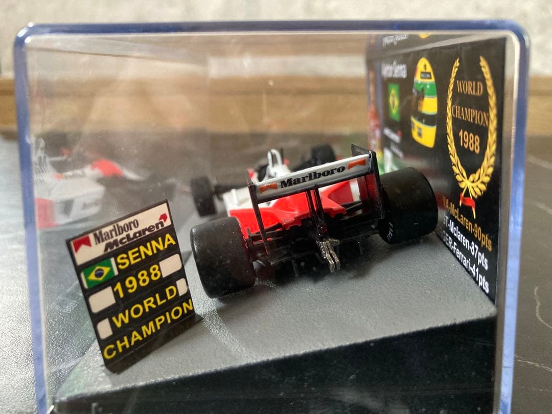 F1マシンコレクション　マクラーレンホンダ　MP4/4 マルボロ仕様　セナ