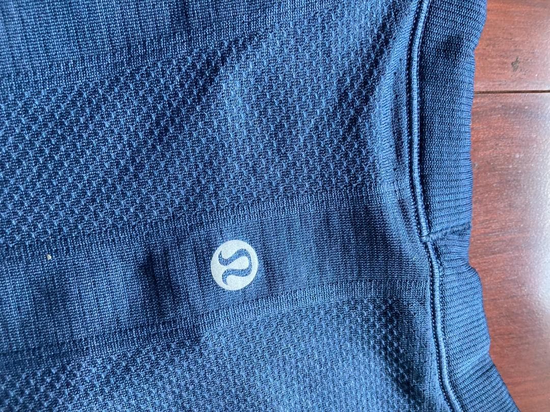 【新品】Lululemon　スイフティ フィットネス Tシャツ 青　２
