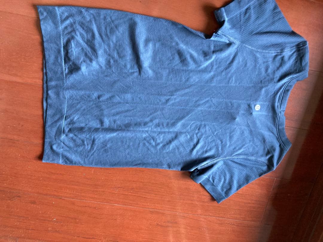 【新品】Lululemon　スイフティ フィットネス Tシャツ 青　２
