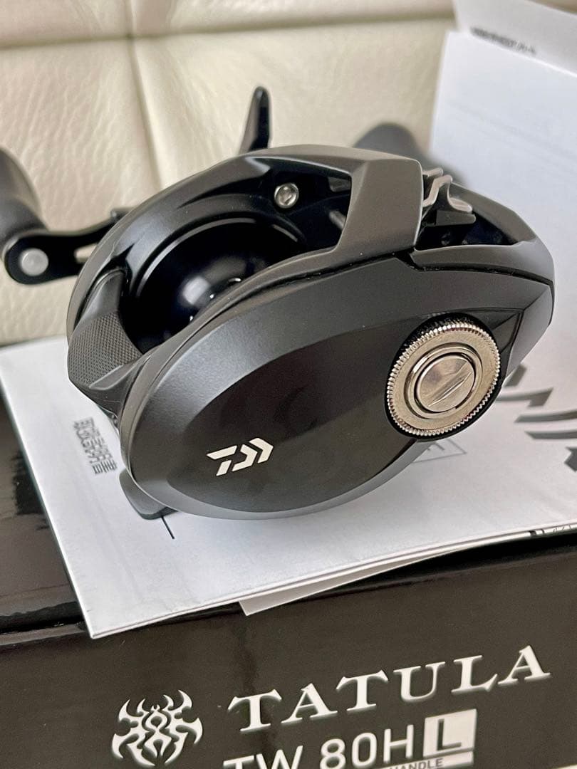 【廃盤品新品】ダイワ 22タトゥーラTW80HL 漆黒180g軽量 ザイオン②