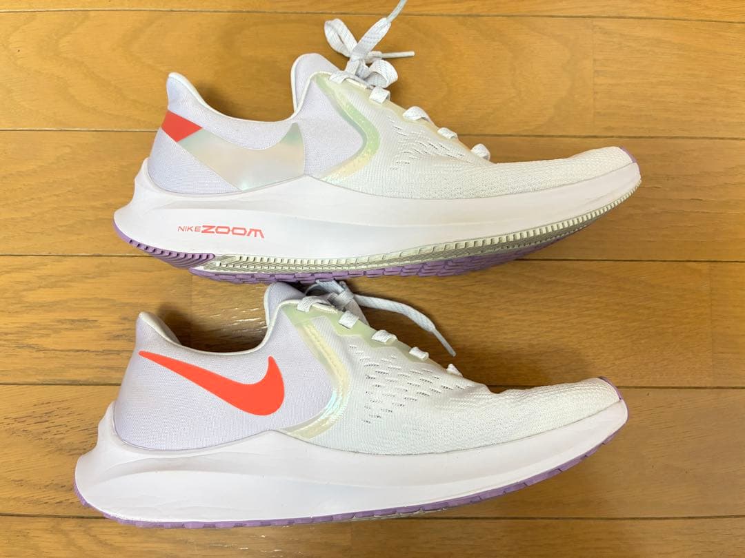 Nike Air Zoom Winflo ランニングシューズ ホワイト　25cm