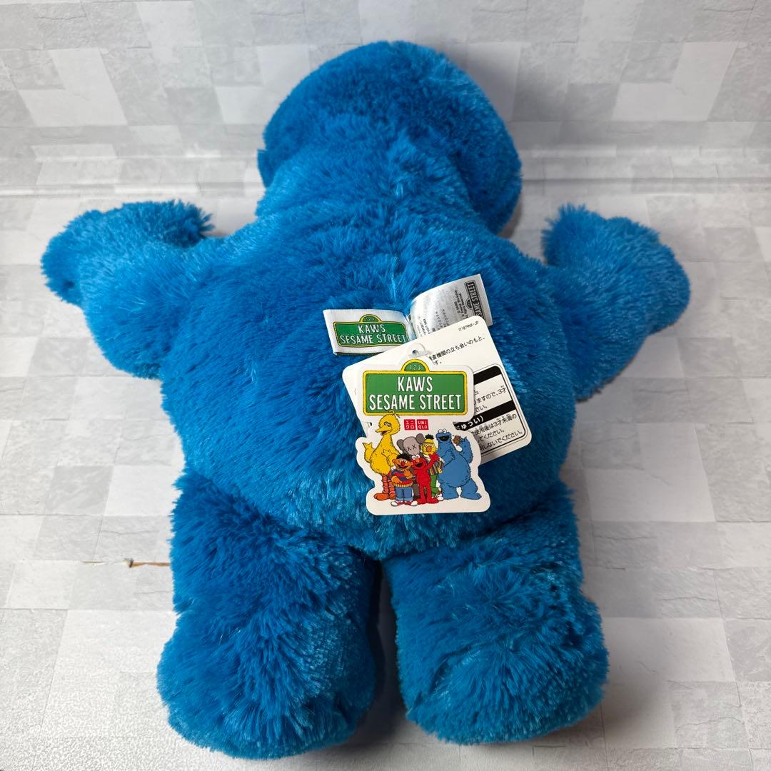 B135 希少 UNIQLO KAWS SESAME STREET ぬいぐるみ