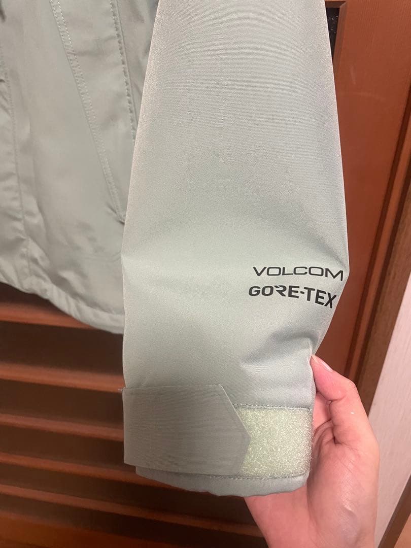 VOLCOM スノーボードジャケット レディース