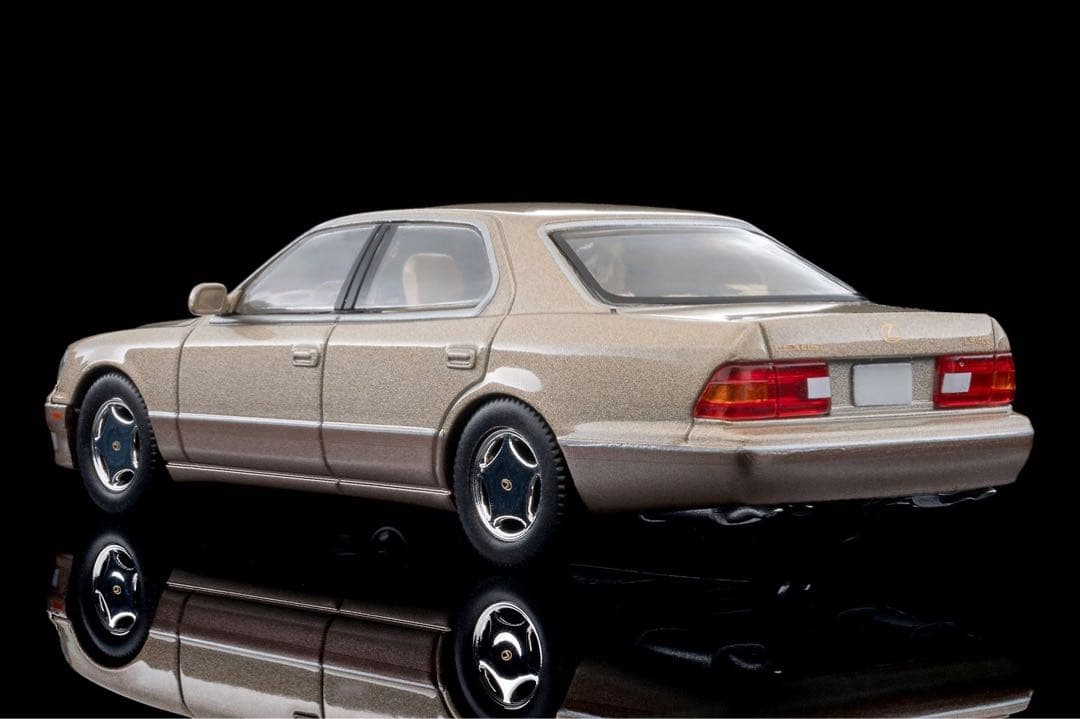 トミカリミテッドヴィンテージネオ LEXUS LS400 1998 ゴールド