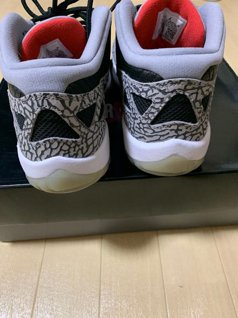 AIR Jordan 11 low セメント　3バージョン