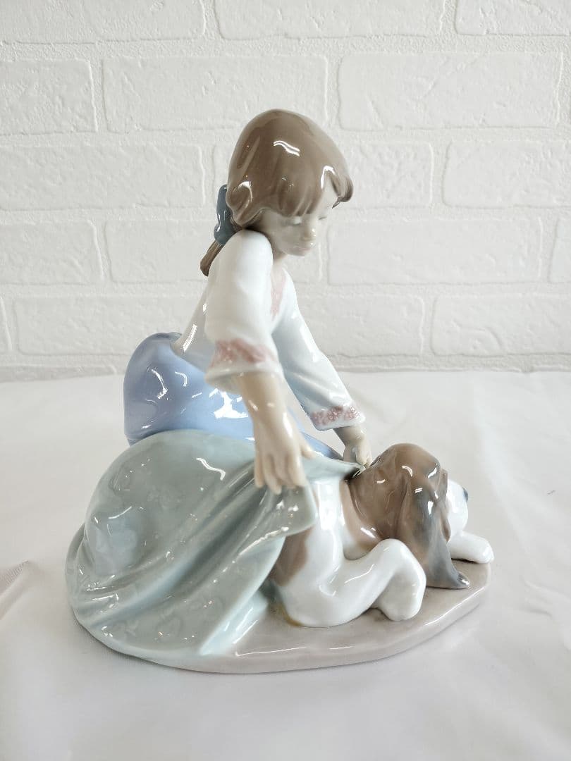リヤドロ　陶器人形　犬と少女 NO.5688