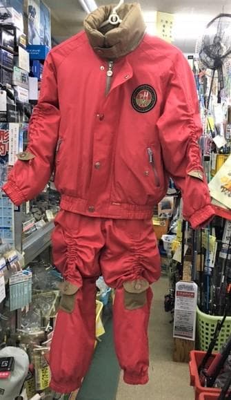 大幅値引中！フェニックスのジュニア用スキーウエア（20cm伸縮OK）１4０ｃｍ