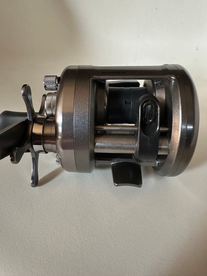 リール SHIMANO AXIS 100