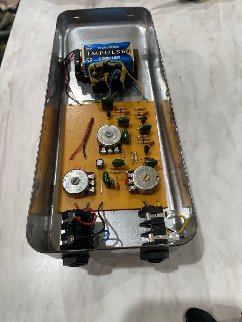 TONG-BENDER FUZZエフェクター