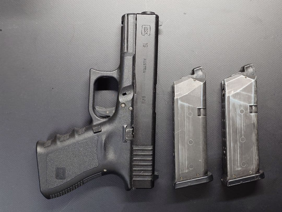 東京マルイ GLOCK19 GBB 予備マガジン付き