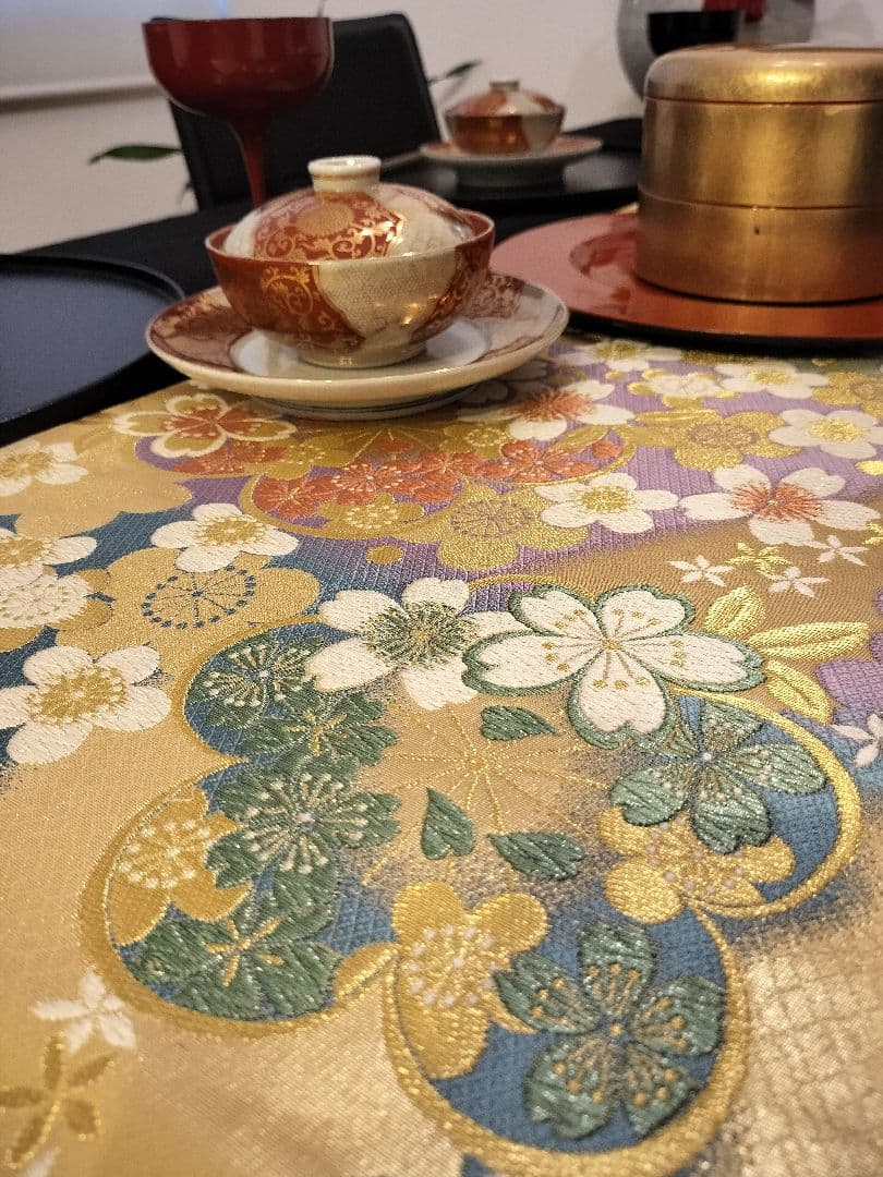 A952★逸品‼️豪華刺繍‼️ひな祭り‼️テーブルランナー2m13cm
