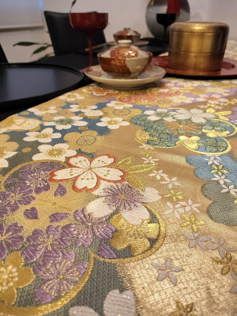 A952★逸品‼️豪華刺繍‼️ひな祭り‼️テーブルランナー2m13cm