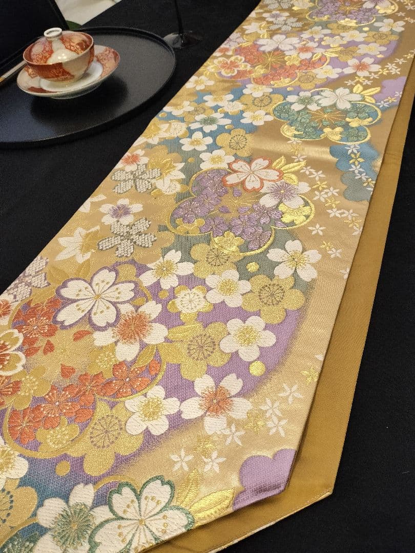 A952★逸品‼️豪華刺繍‼️ひな祭り‼️テーブルランナー2m13cm