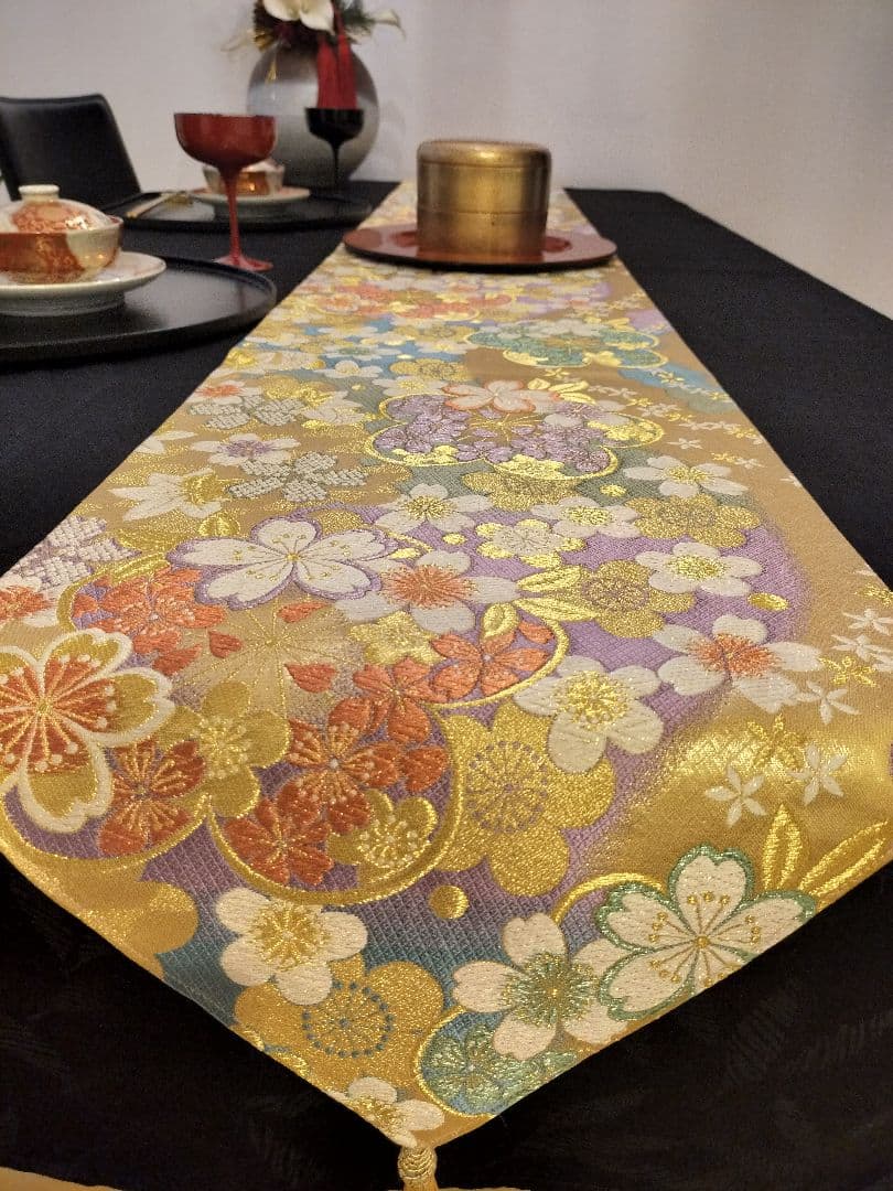A952★逸品‼️豪華刺繍‼️ひな祭り‼️テーブルランナー2m13cm