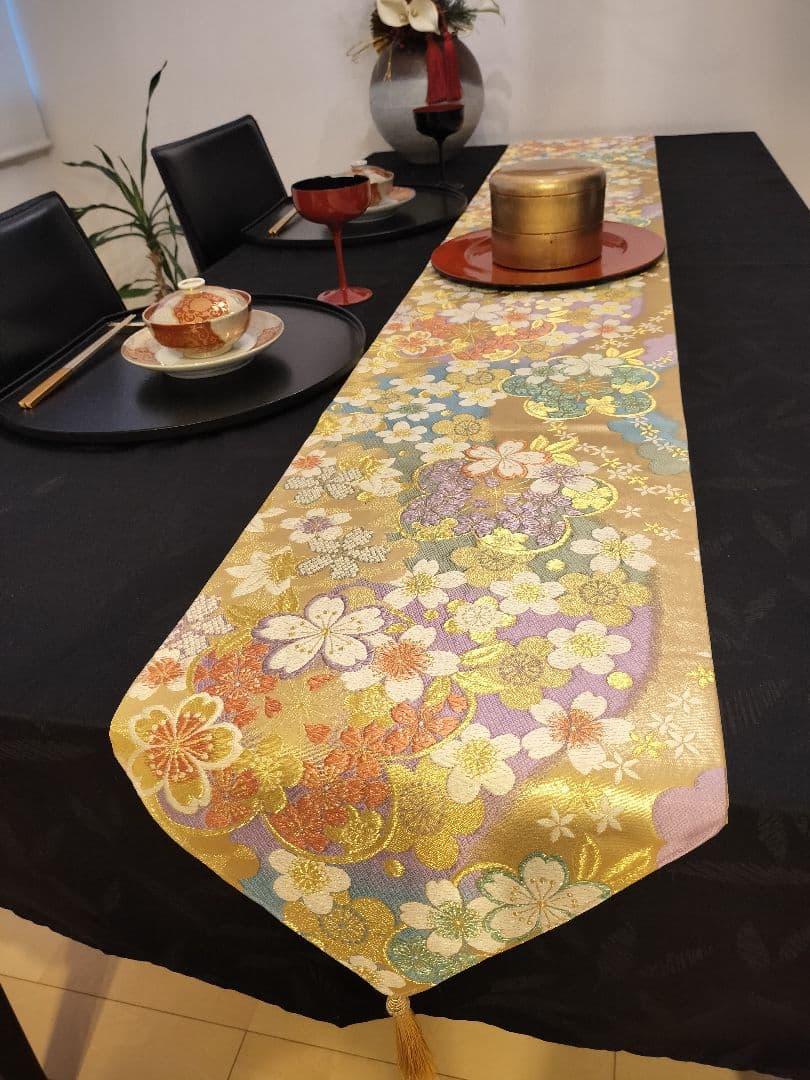 A952★逸品‼️豪華刺繍‼️ひな祭り‼️テーブルランナー2m13cm