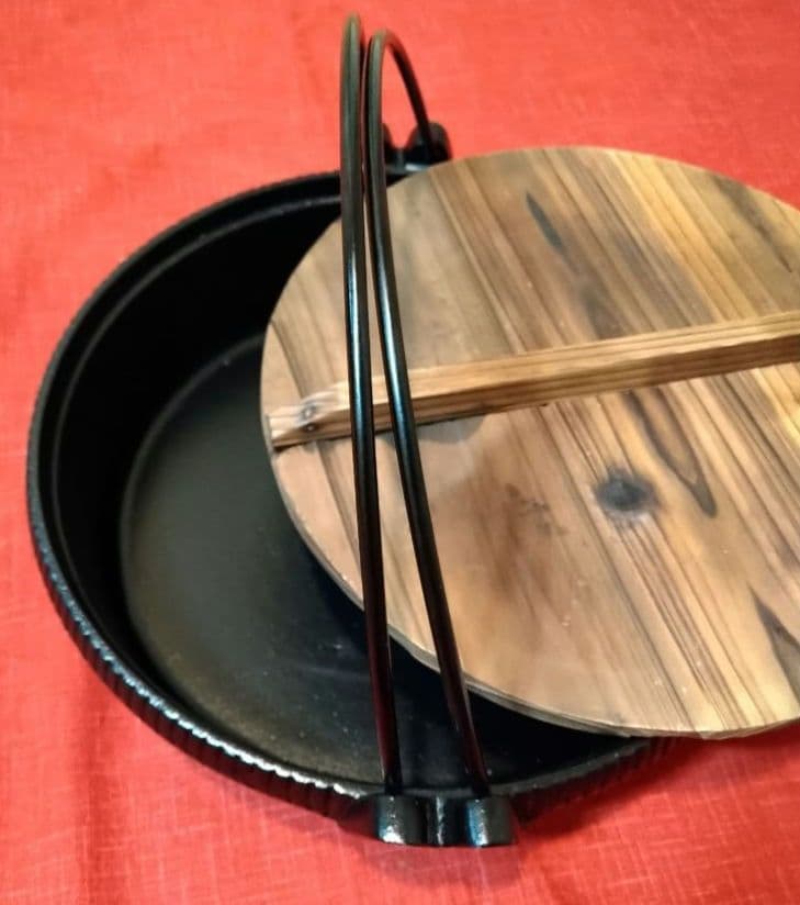 ⬛料亭の味をご家庭で⬛プロが選ぶ・深型鉄鋳物製２６cm深型【高級すき焼き１鍋 】