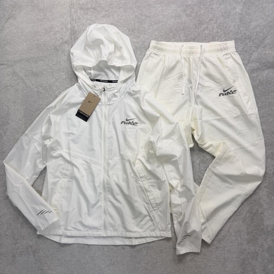 Sサイズ 新品 NIKE ランニング セットアップ 上下