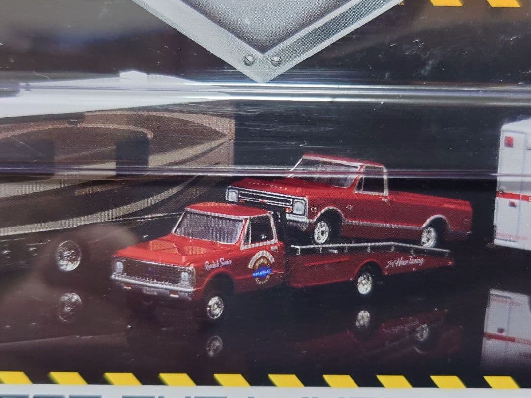 グリーンライト1/64Scaleミニカーシボレーフォードランプトラック3台セット