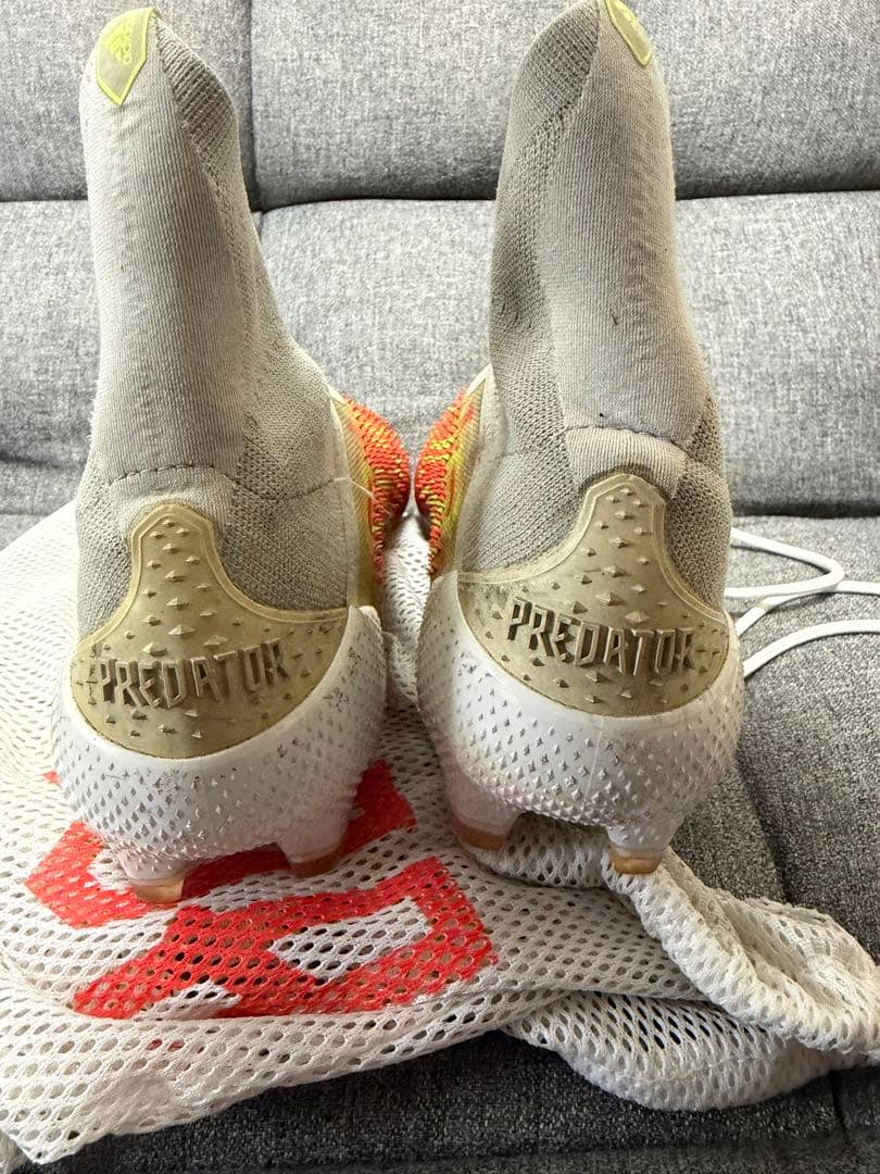 adidas プレデター紐なし