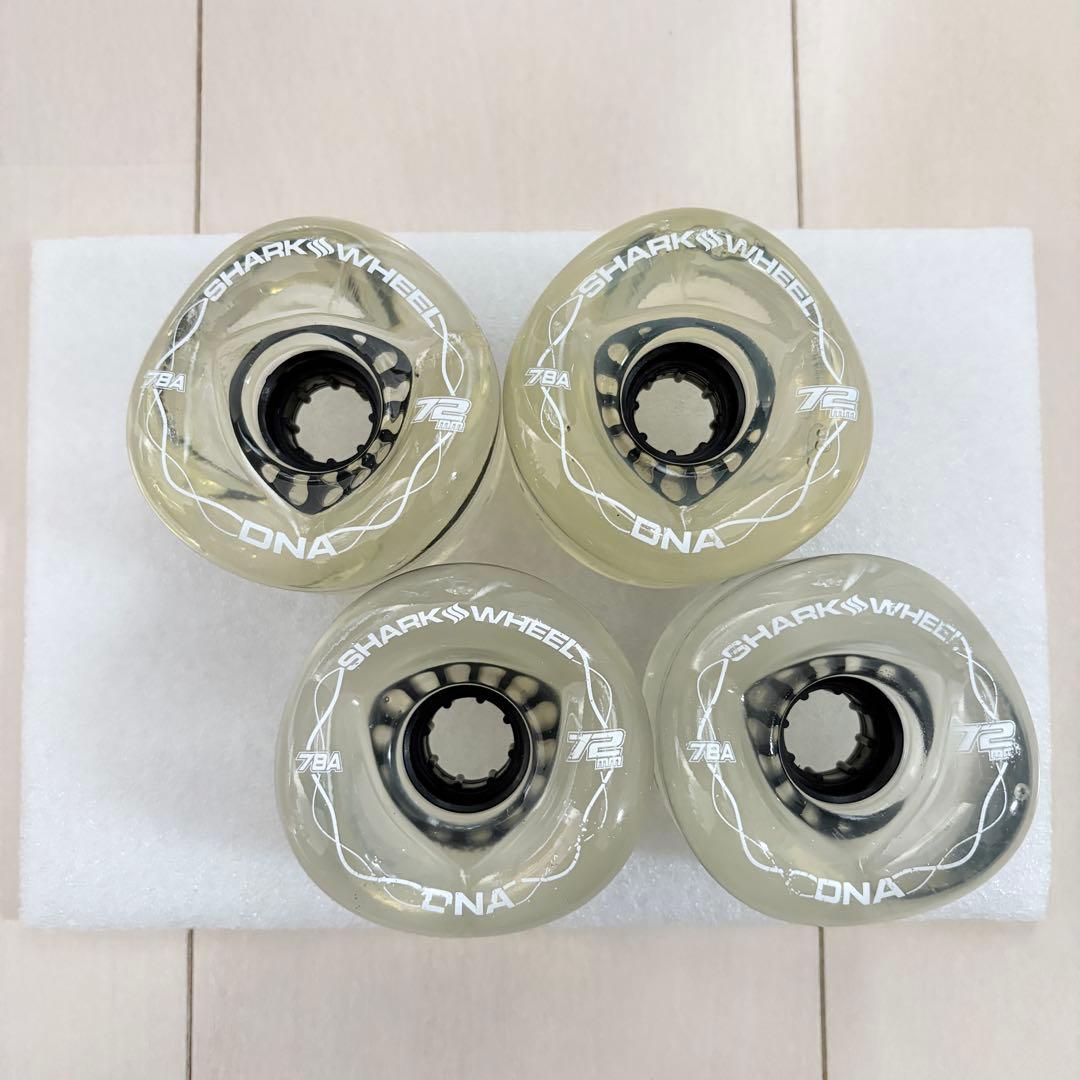 00☆訳あり 新品☆ シャークウィール 72mm 78a クリア&ブラックコア