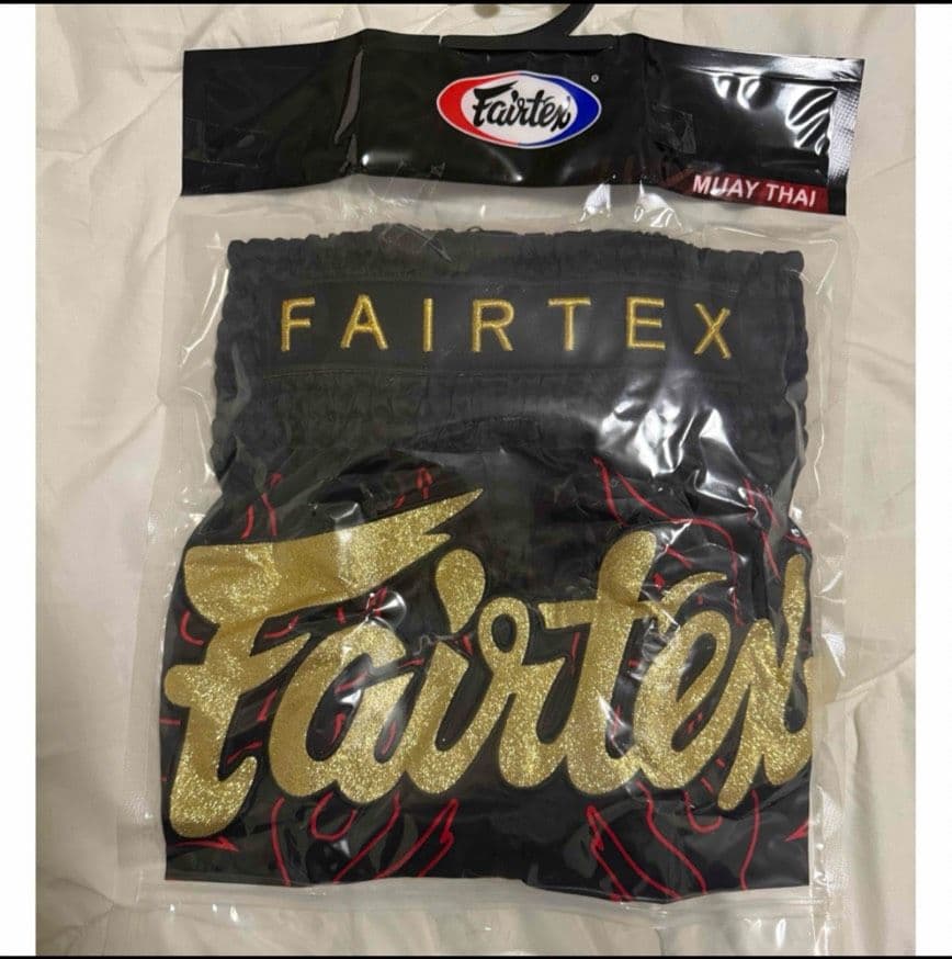 Fairtex ムエタイ ボクシング ショーツ スリムカット ショーツ 黒/赤