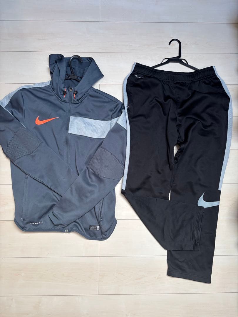 Nike ジャージ上下セット グレー/黒　サッカー　セットアップ