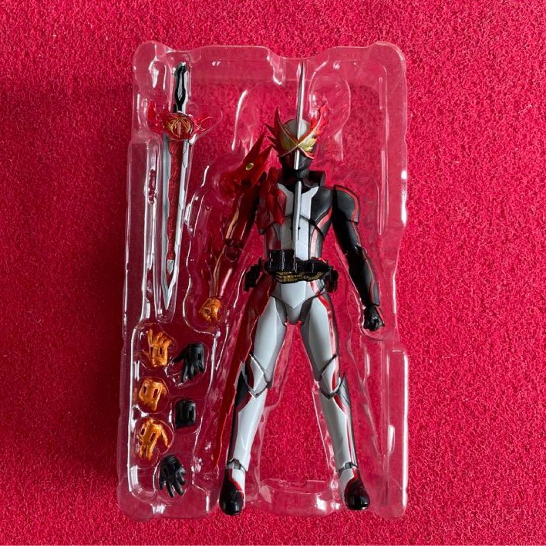 S.H.Figuarts 仮面ライダーブレイズ　仮面ライダーセイバー