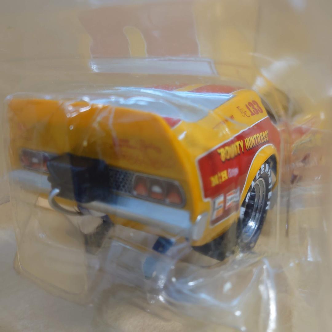 1/18 ロングノーズ マスタング シャーリー マルダウニー 1972 ミニカー