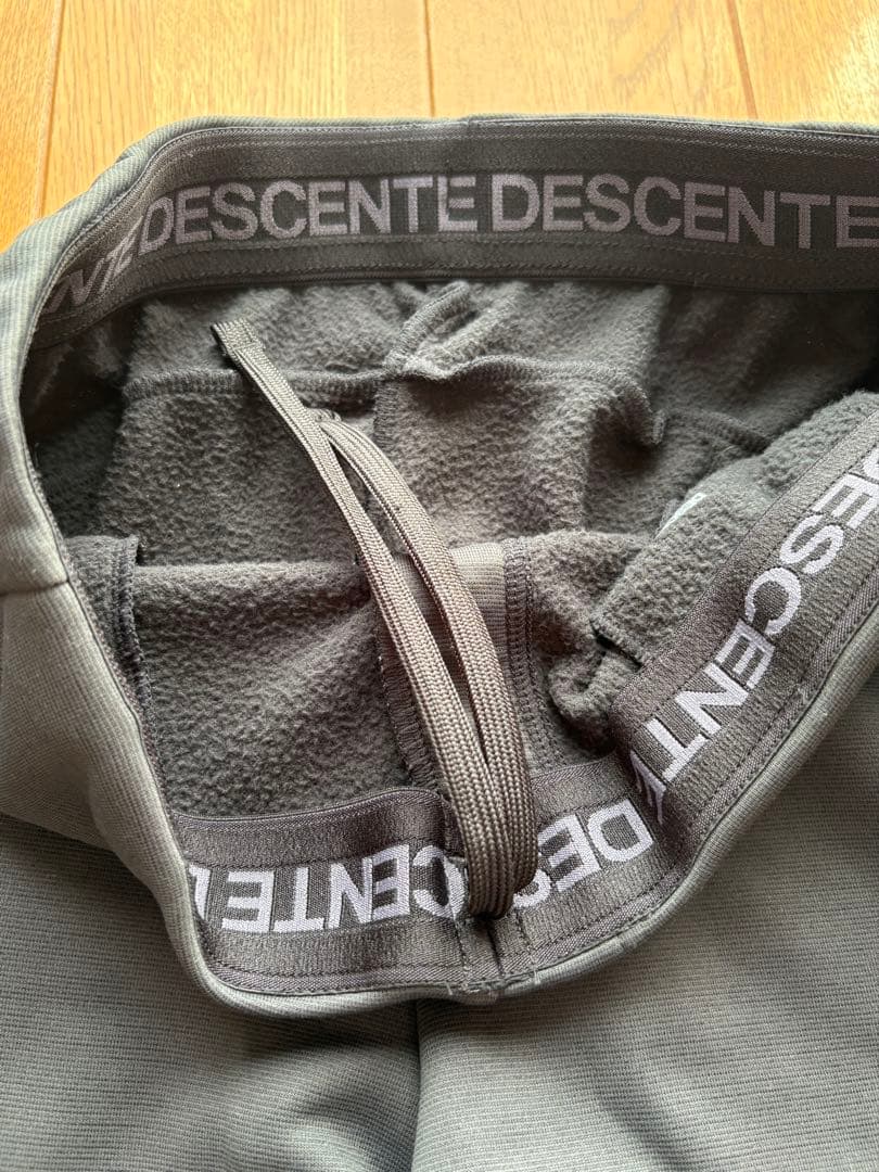 新品未使用:DESCENTE(デサント)ジャージ上下セット 黒