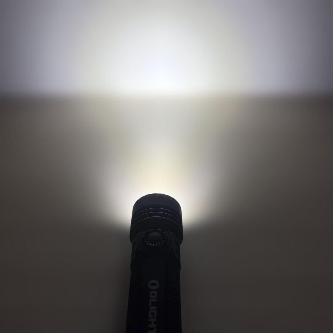 OLIGHT Seeker 4 Pro LEDライト