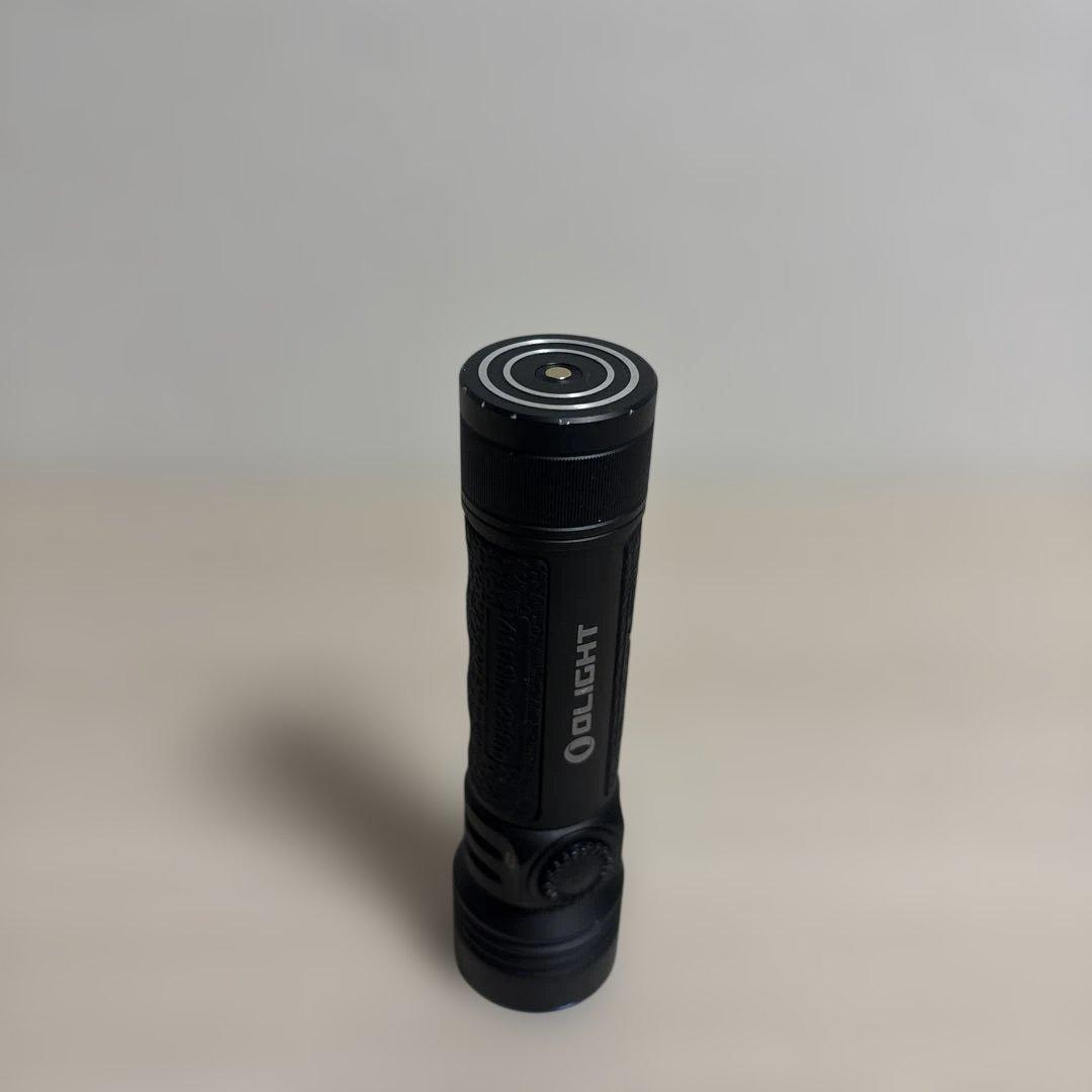 OLIGHT Seeker 4 Pro LEDライト