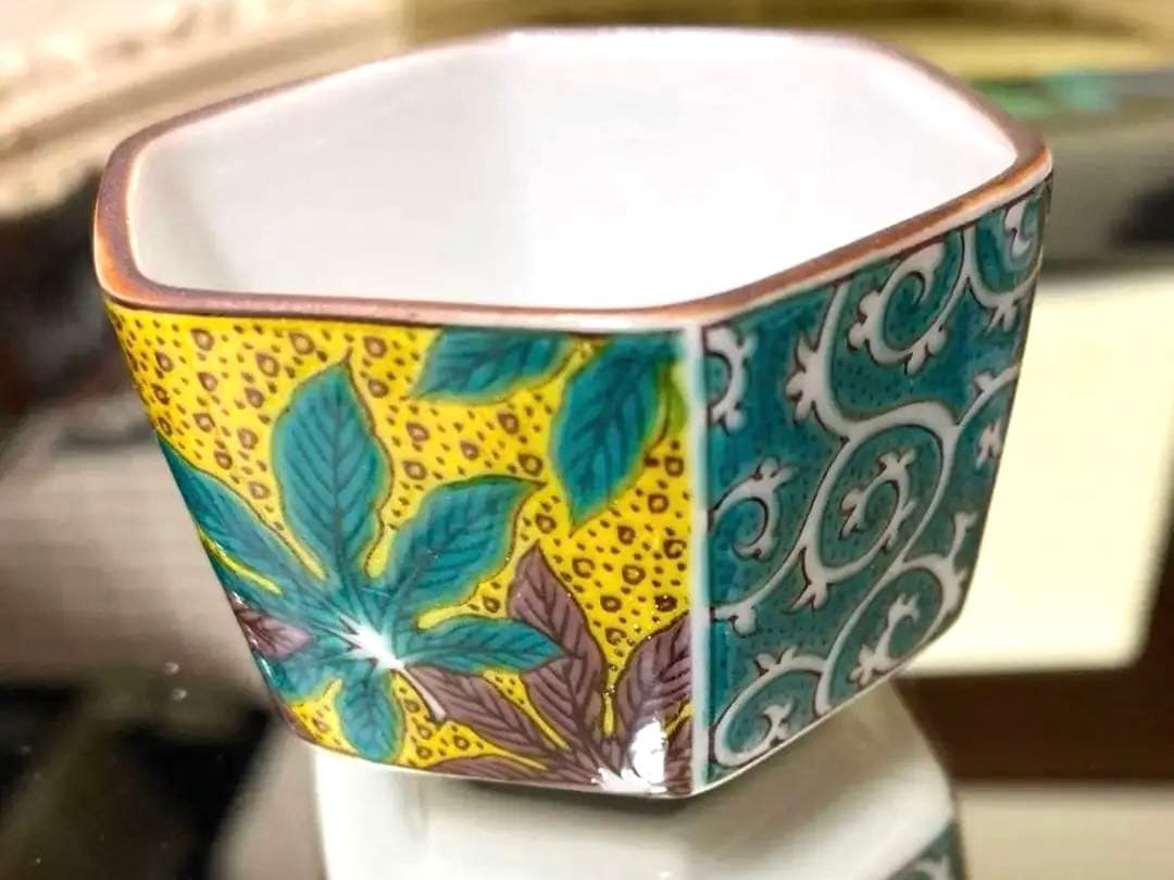 九谷焼　伝統美術工芸品　　　　　　　　　　　　　　時代組盃　3客　豆皿　３枚
