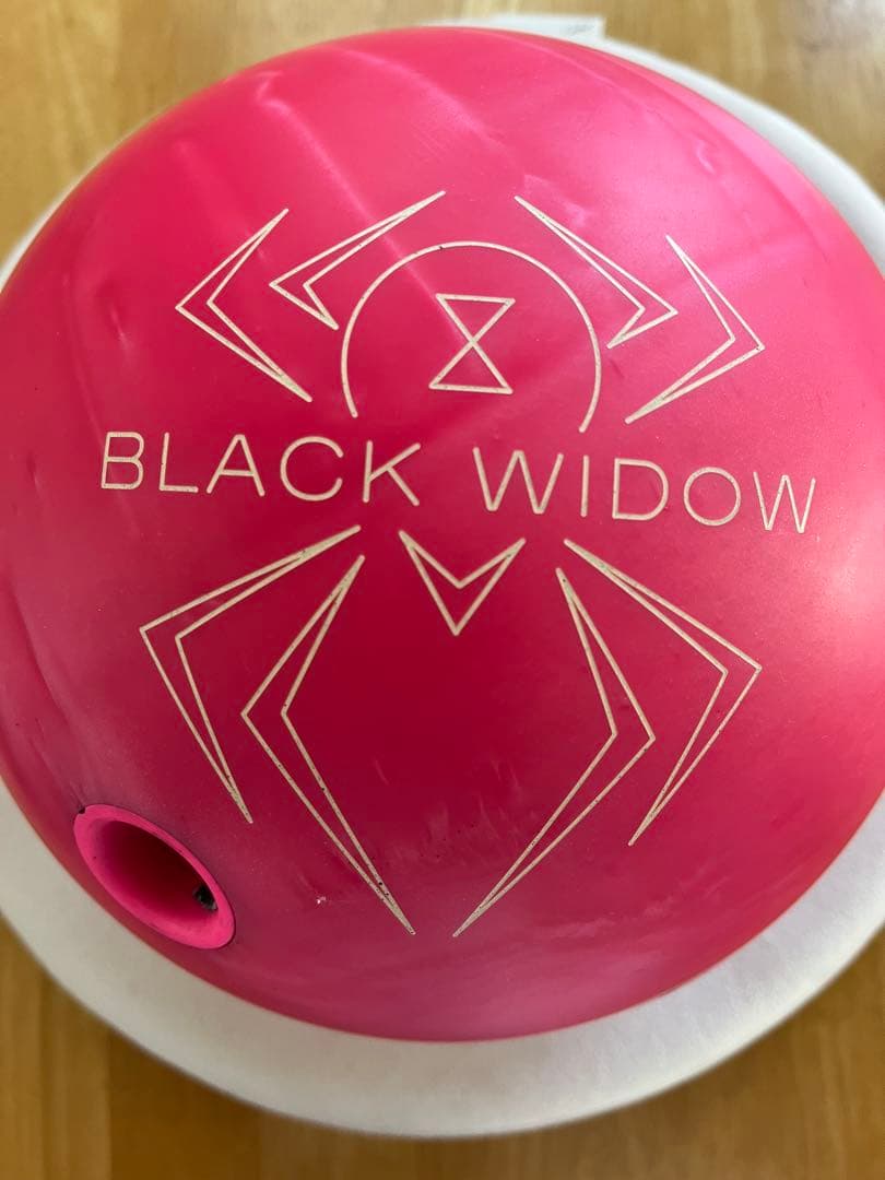 HAMMER BLACK WIDOW ピンクボウリングボール　14ポンド