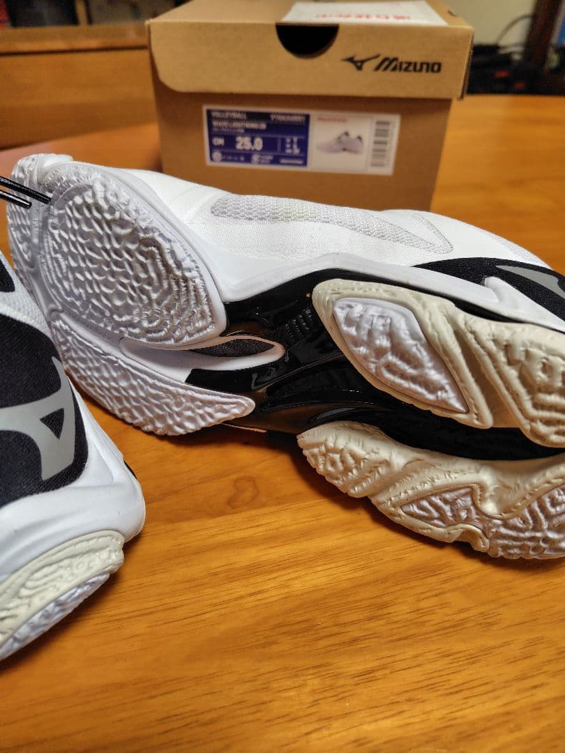Mizunoウェーブライトニングz8 バレーボールシューズ 25.0cm