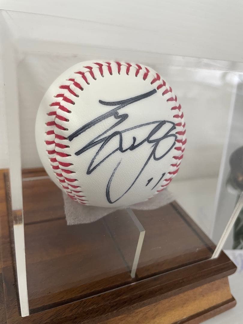 大谷翔平　直筆サインボール台座付き 　　日本ハムファイターズ時代